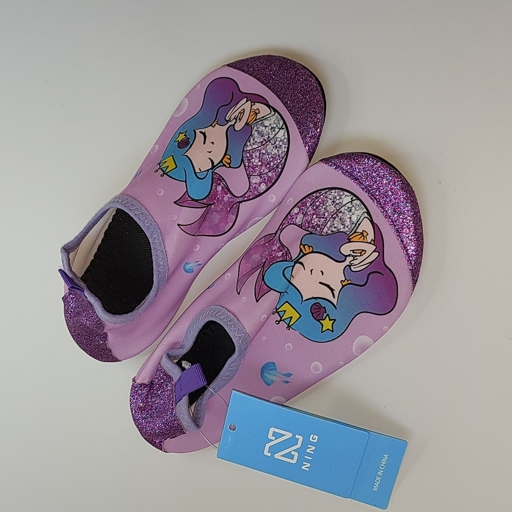 Ning Mermaid girls water shoes, NWT